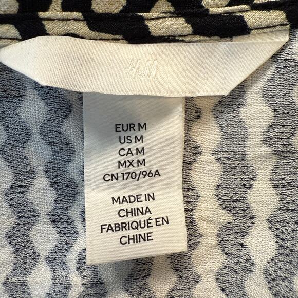 Women's H&M Black and Cream Geometric Print Wrap Tie Waist Dress Size Medium - Picture 4 of 9